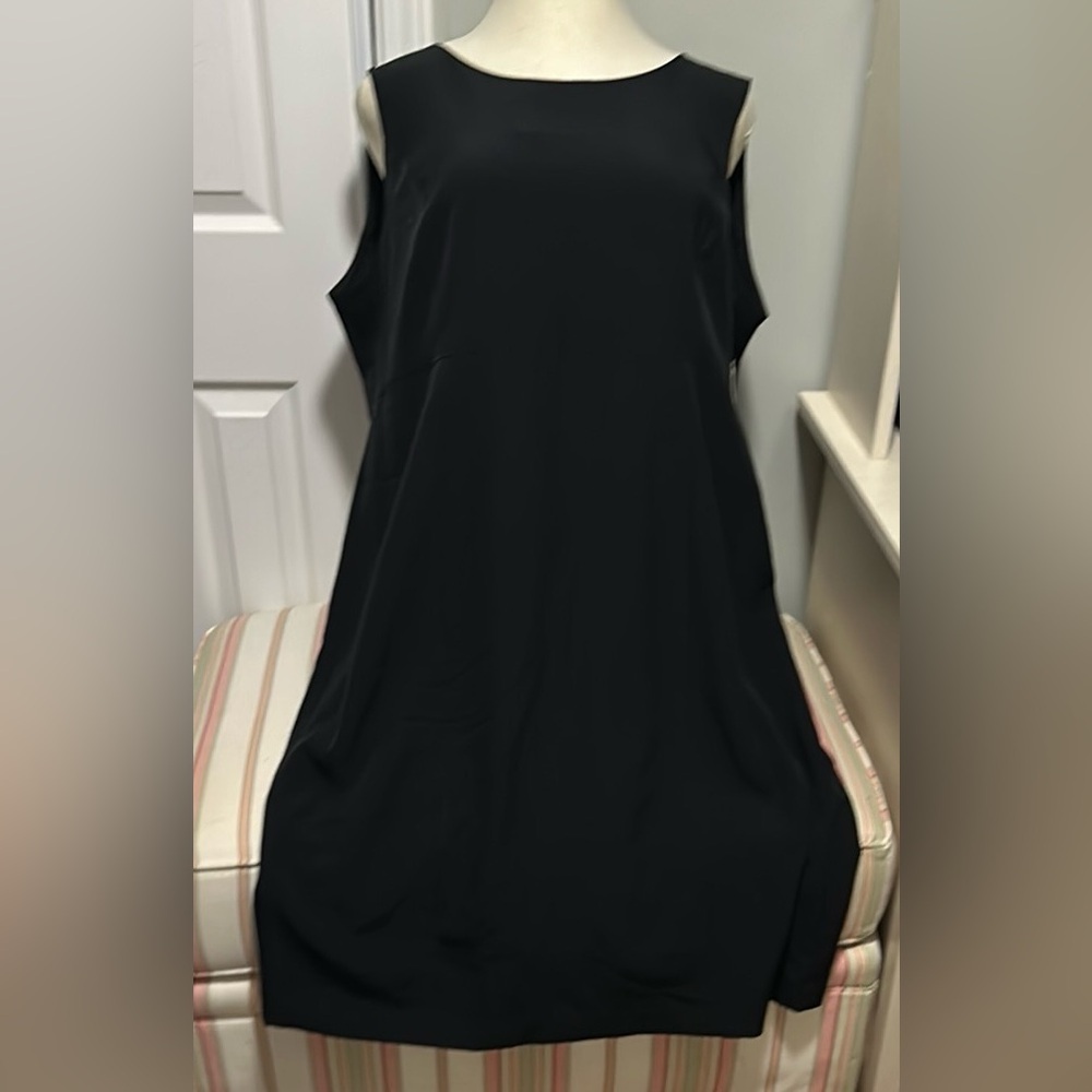 NEW Elegant Black Sleeveless Dress